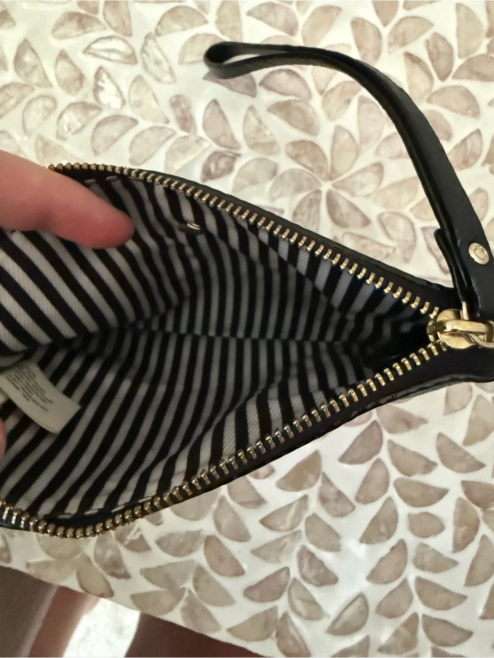 Kate Spade New York Cobble Hill Bee Wristlet